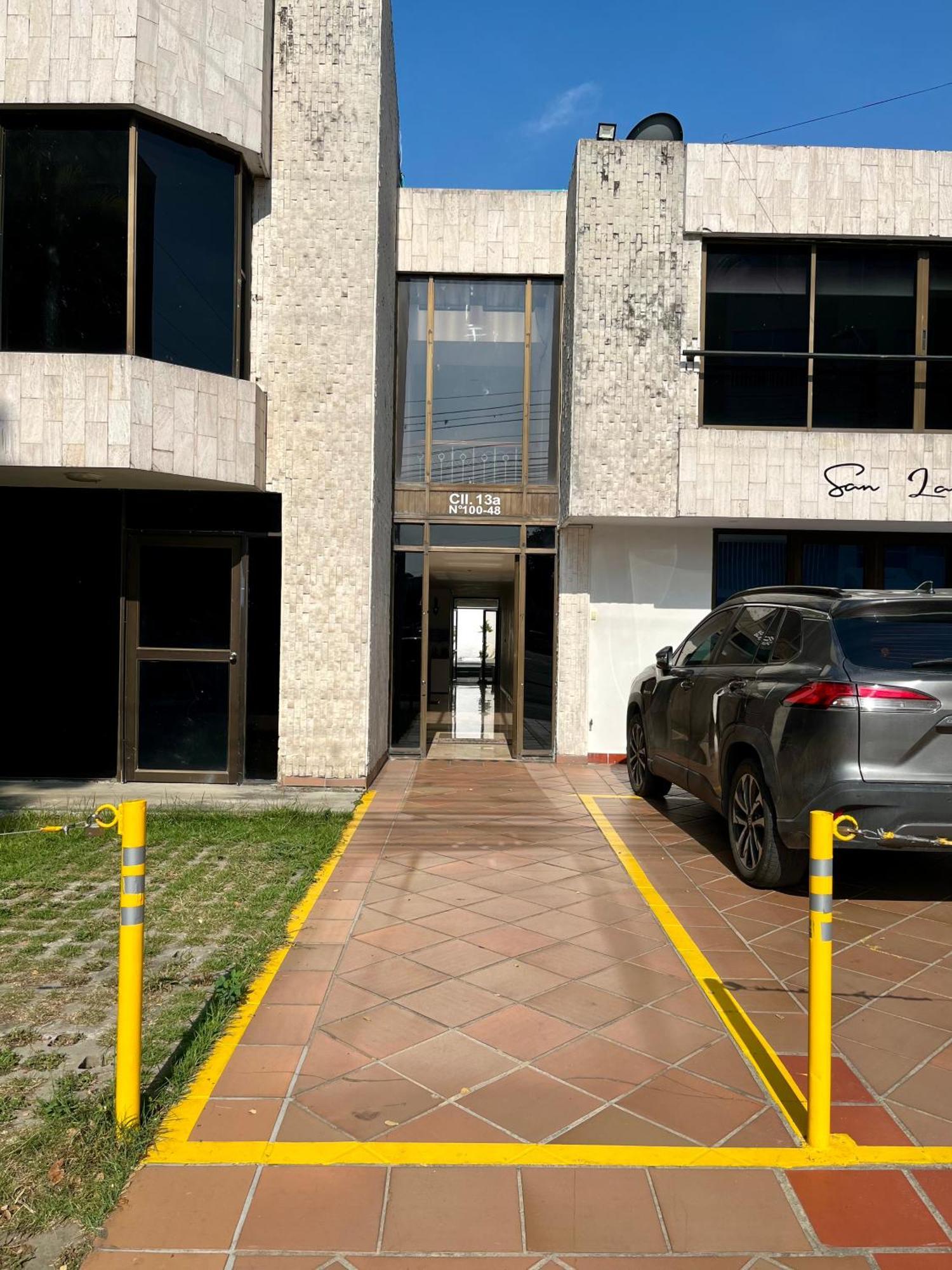 San Laurent كالي المظهر الخارجي الصورة